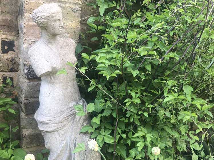 A Walled English Garden